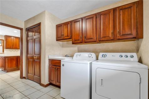 2362 Silveridge Trail Westlake OH 44145