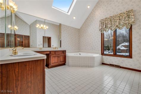 2362 Silveridge Trail Westlake OH 44145