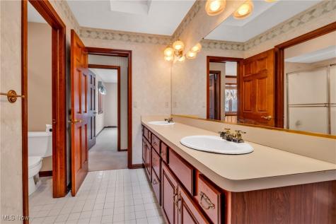 2362 Silveridge Trail Westlake OH 44145