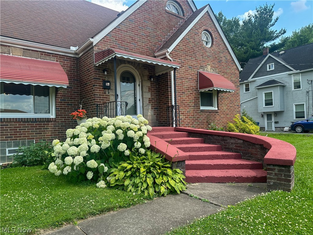 127 Summit Avenue Niles OH 44446