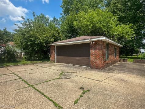 127 Summit Avenue Niles OH 44446
