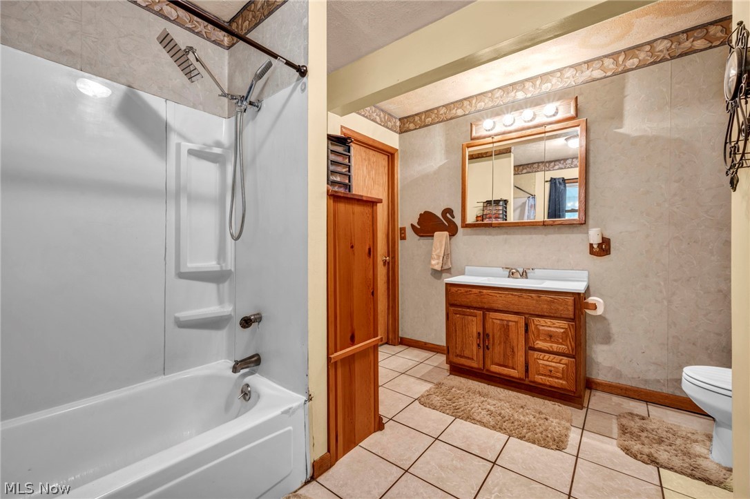 51629 Township Road 146b Coshocton OH 43812