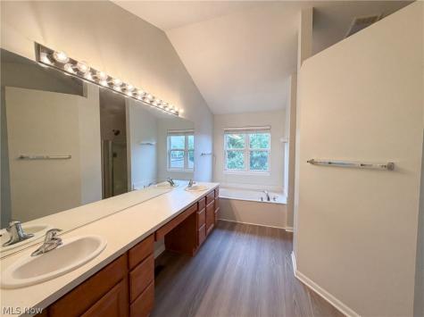 9660 Kingston Trail Olmsted Falls OH 44138