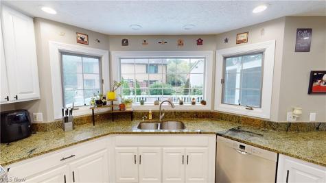 3020 Fox Burrow Drive Stow OH 44224