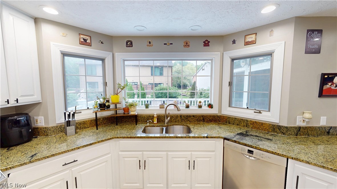 3020 Fox Burrow Drive Stow OH 44224