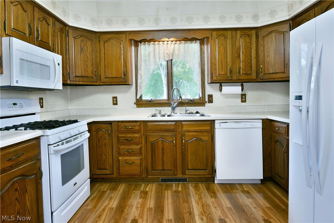 1278 Bristol Champion Townline Road NE Bristolville OH 44402