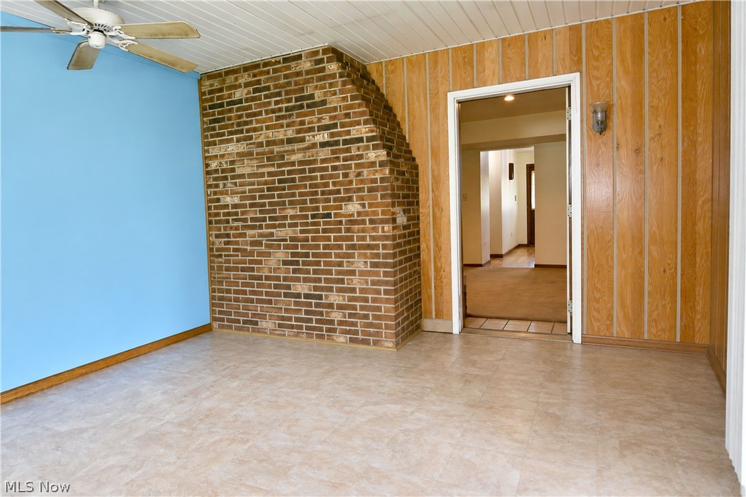 1278 Bristol Champion Townline Road NE Bristolville OH 44402