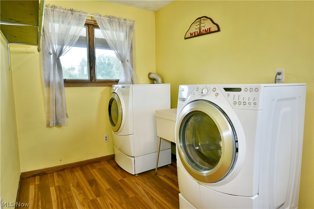 1278 Bristol Champion Townline Road NE Bristolville OH 44402