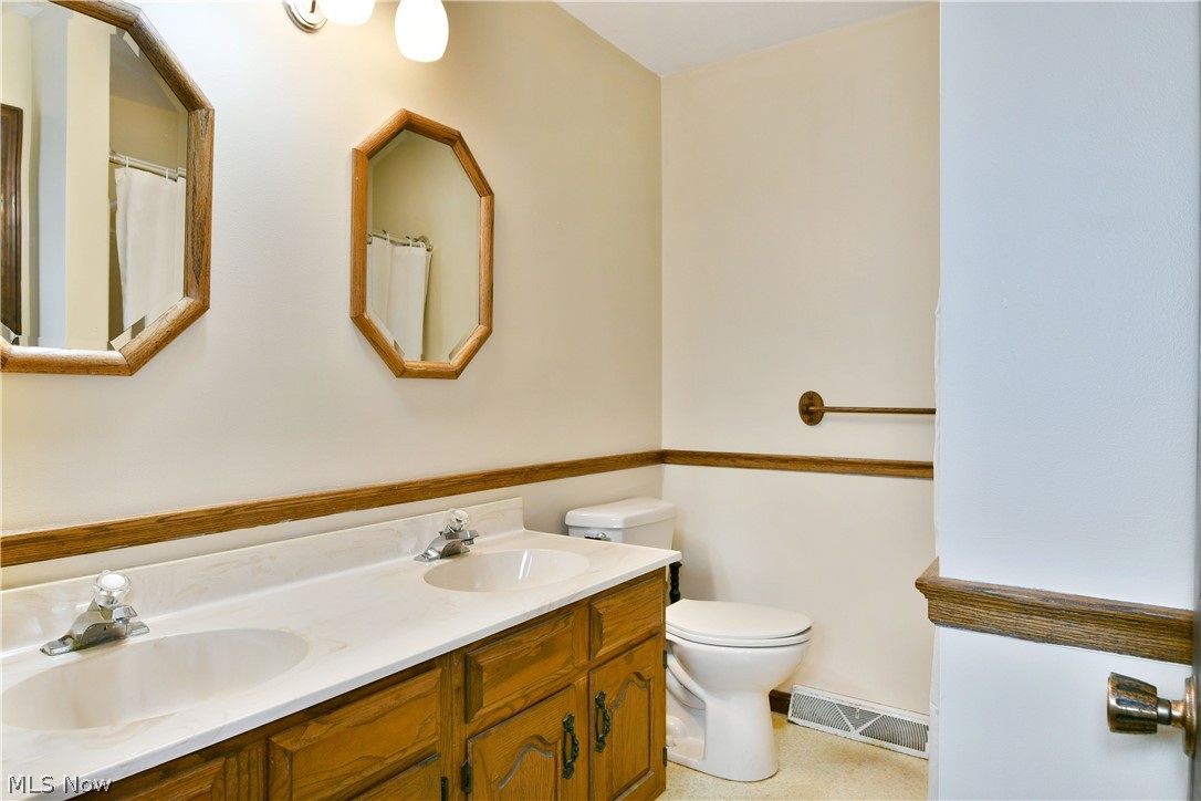 1278 Bristol Champion Townline Road NE Bristolville OH 44402