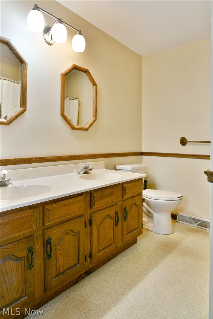 1278 Bristol Champion Townline Road NE Bristolville OH 44402