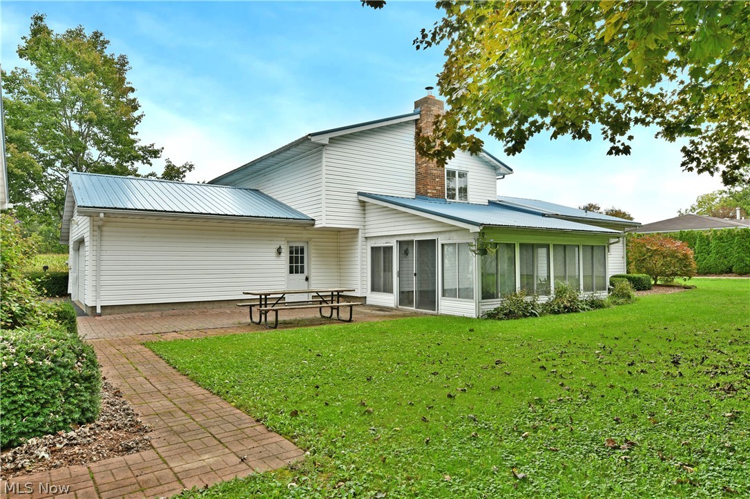 1278 Bristol Champion Townline Road NE Bristolville OH 44402