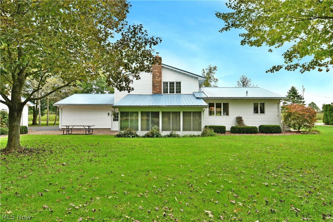 1278 Bristol Champion Townline Road NE Bristolville OH 44402