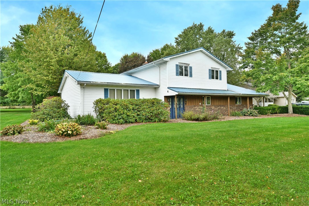 1278 Bristol Champion Townline Road NE Bristolville OH 44402