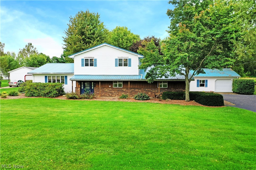 1278 Bristol Champion Townline Road NE Bristolville OH 44402