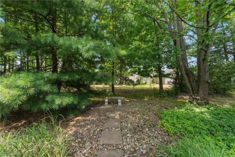 12647 Ionia Court Strongsville OH 44149