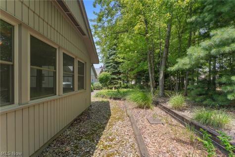 12647 Ionia Court Strongsville OH 44149