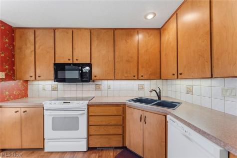 12647 Ionia Court Strongsville OH 44149
