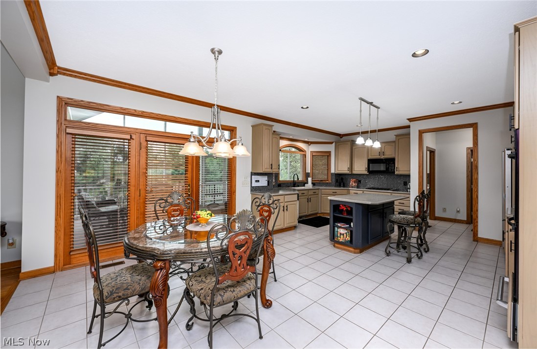 1597 Pilgrims Knob SE Canton OH 44709