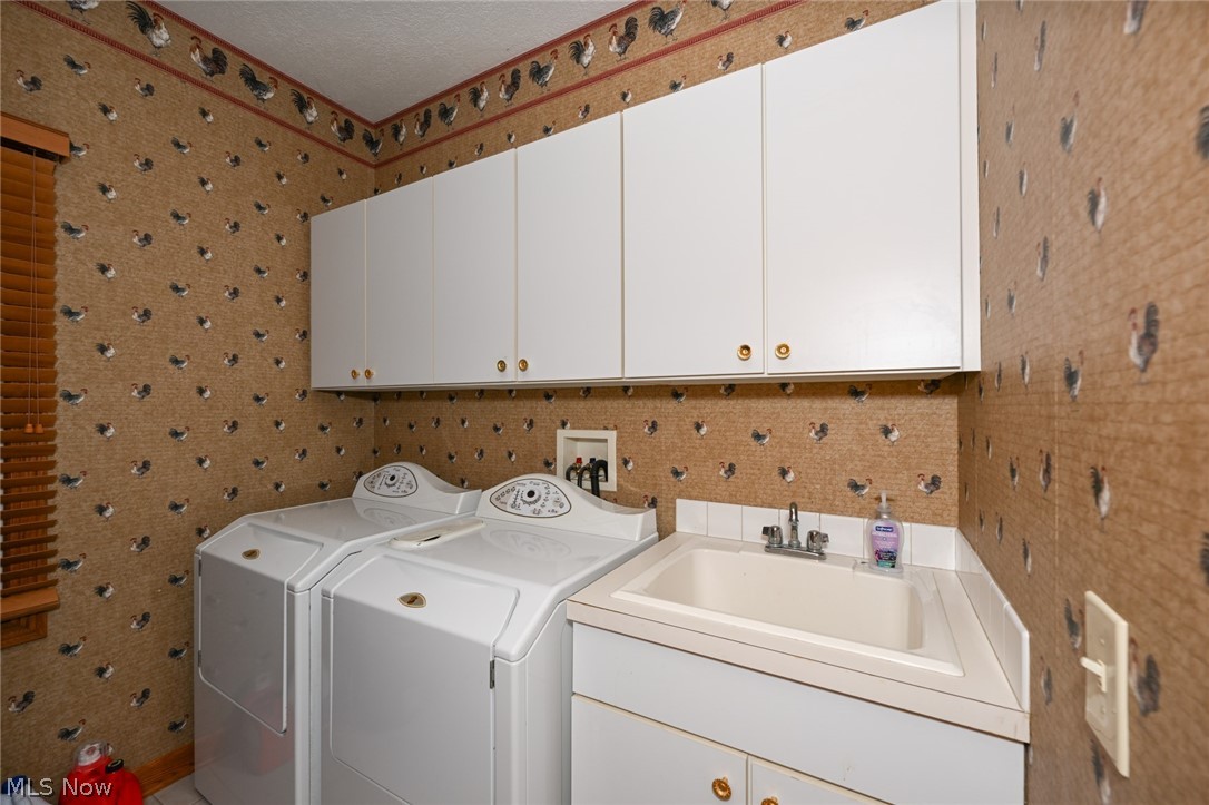 1597 Pilgrims Knob SE Canton OH 44709