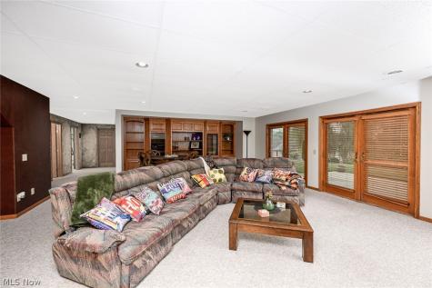 1597 Pilgrims Knob SE Canton OH 44709