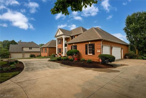 1597 Pilgrims Knob SE Canton OH 44709