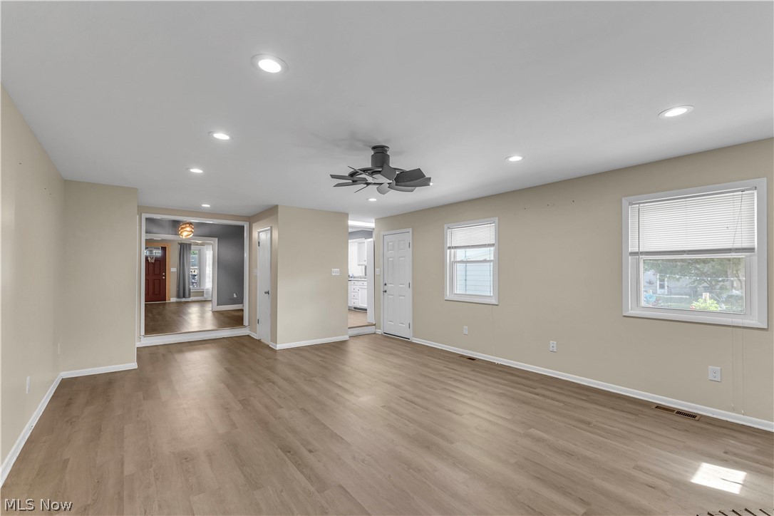270 Pasadena Elyria OH 44035