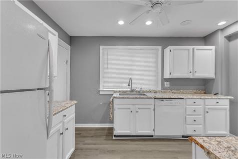 270 Pasadena Elyria OH 44035