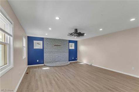 270 Pasadena Elyria OH 44035