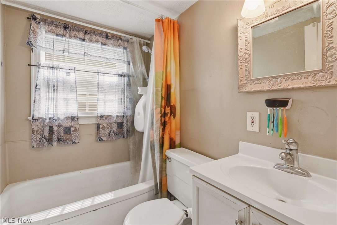 2743 Lincoln Way NW Massillon OH 44647