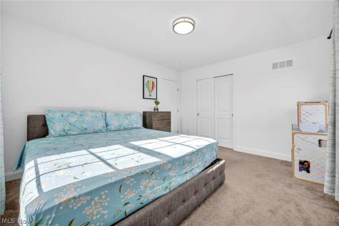 5250 Duxbury Drive Copley OH 44321