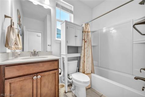 5250 Duxbury Drive Copley OH 44321