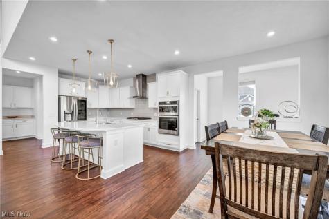 5250 Duxbury Drive Copley OH 44321