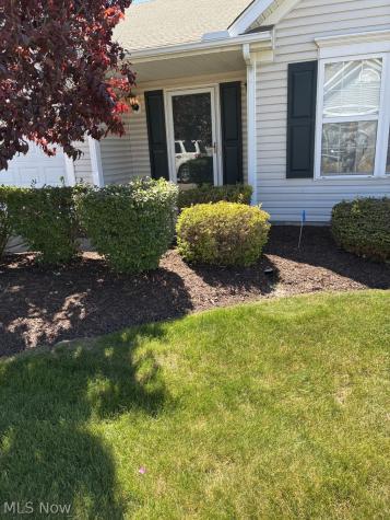 326 Breckenridge Oval Elyria OH 44035