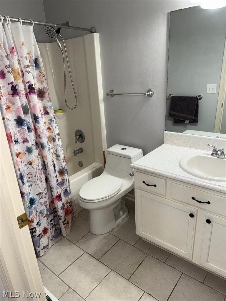 326 Breckenridge Oval Elyria OH 44035
