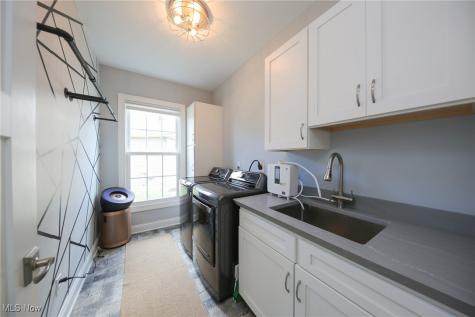 4233 Queens Gate Avon OH 44011