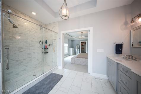 4233 Queens Gate Avon OH 44011