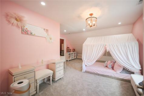 4233 Queens Gate Avon OH 44011