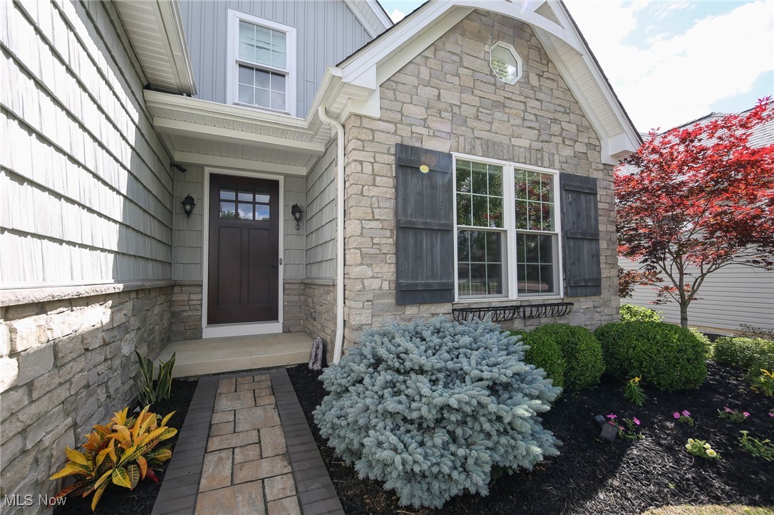 4233 Queens Gate Avon OH 44011