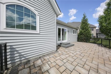 4233 Queens Gate Avon OH 44011