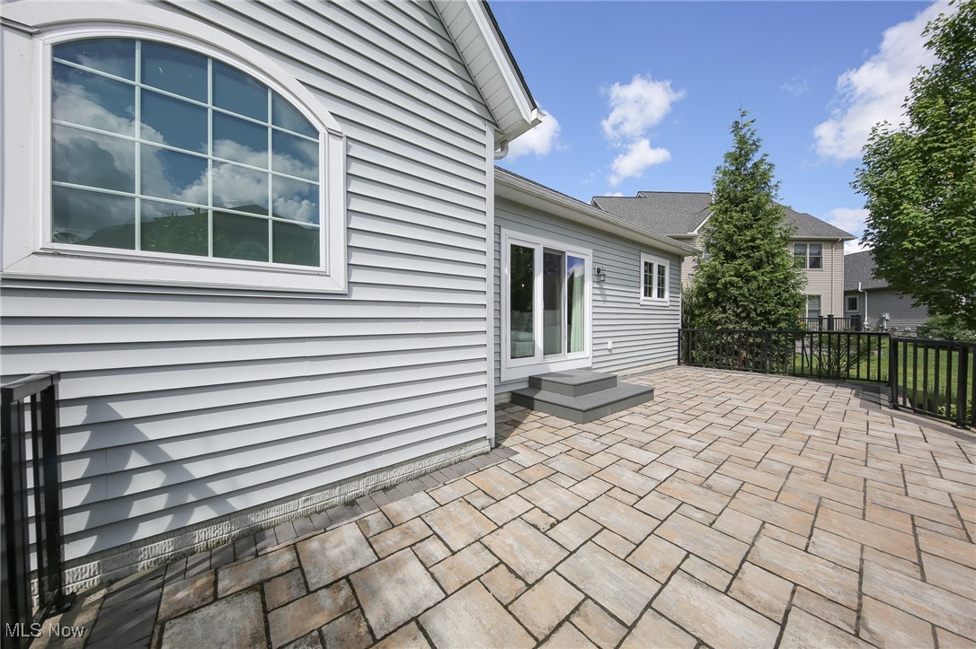 4233 Queens Gate Avon OH 44011