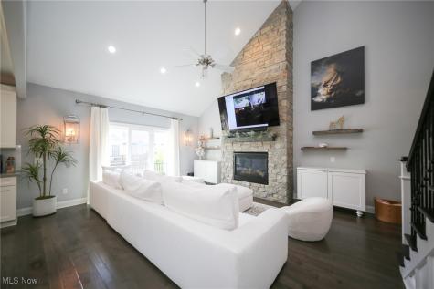 4233 Queens Gate Avon OH 44011