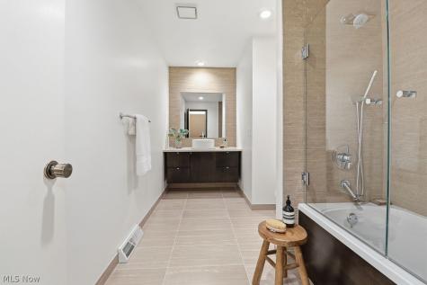 480 Dover Center Road Bay Village OH 44140