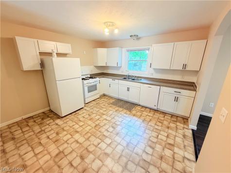 1284 E 348th Street Eastlake OH 44095