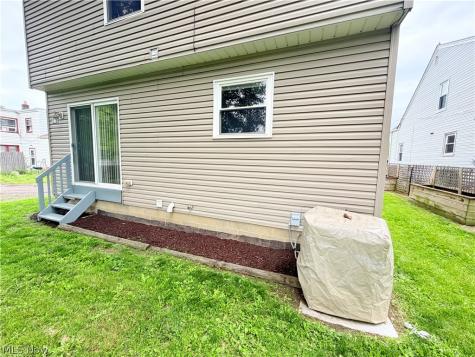 1284 E 348th Street Eastlake OH 44095