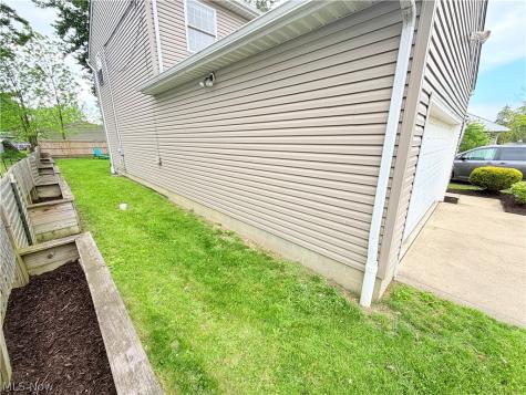 1284 E 348th Street Eastlake OH 44095