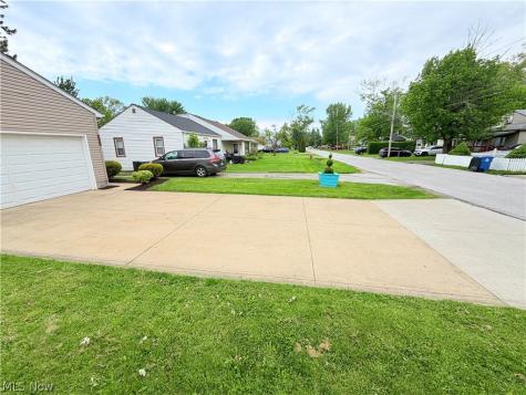 1284 E 348th Street Eastlake OH 44095