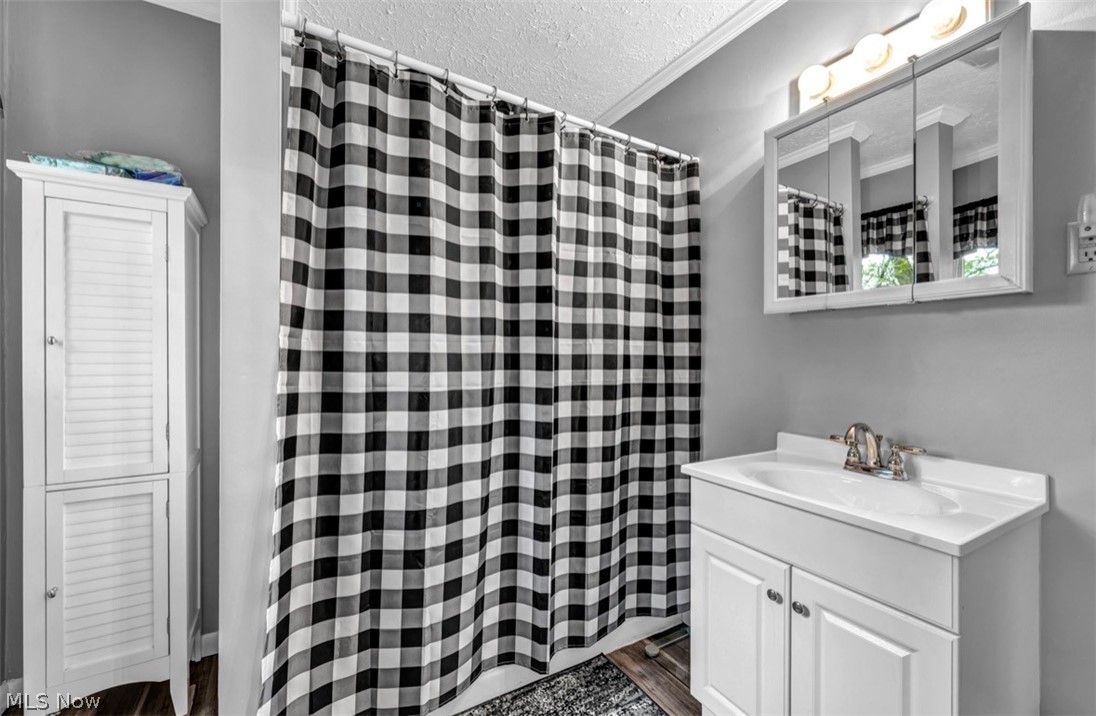 77 S Crowell Avenue Geneva OH 44041