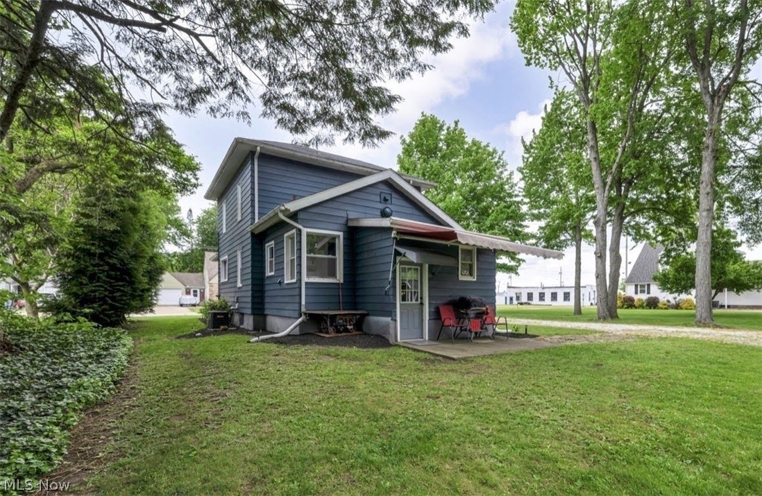 77 S Crowell Avenue Geneva OH 44041