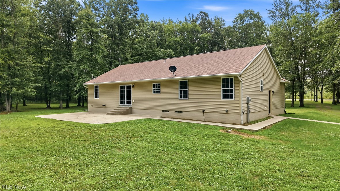 2930 Selkirk Bush Road SW Warren OH 44481