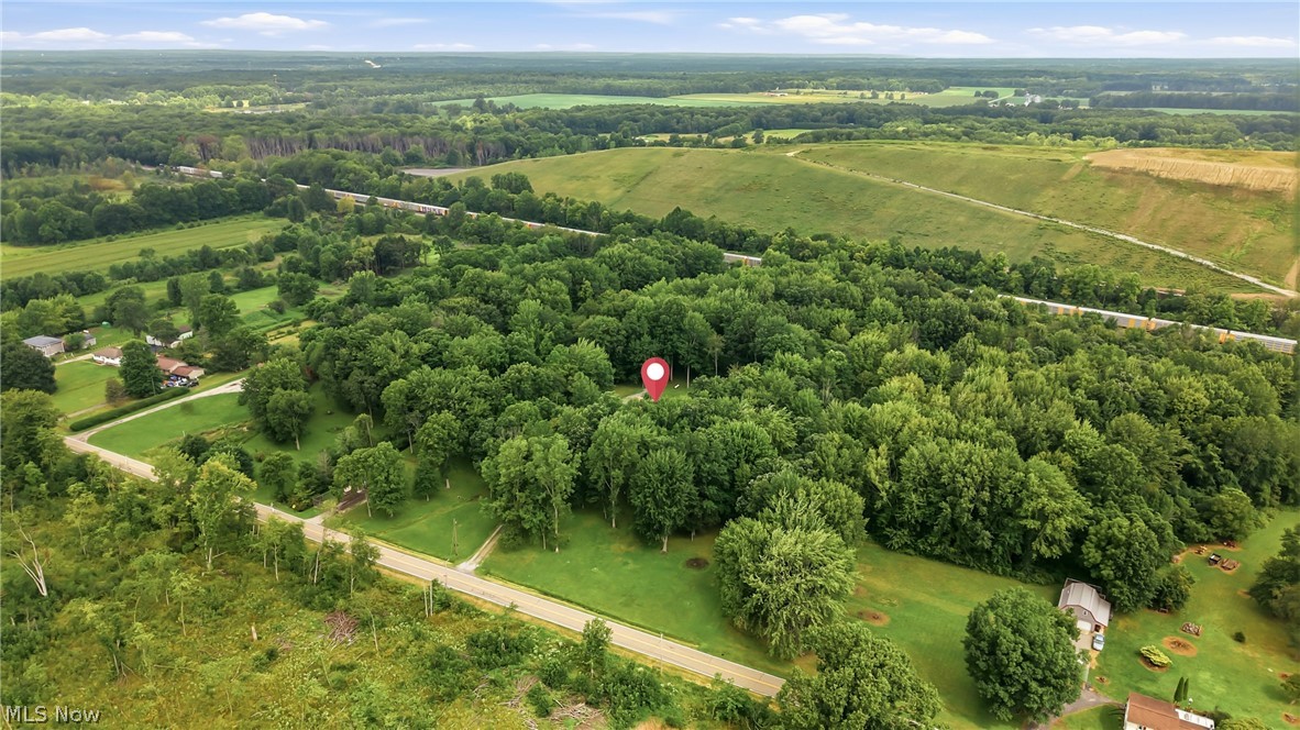 2930 Selkirk Bush Road SW Warren OH 44481